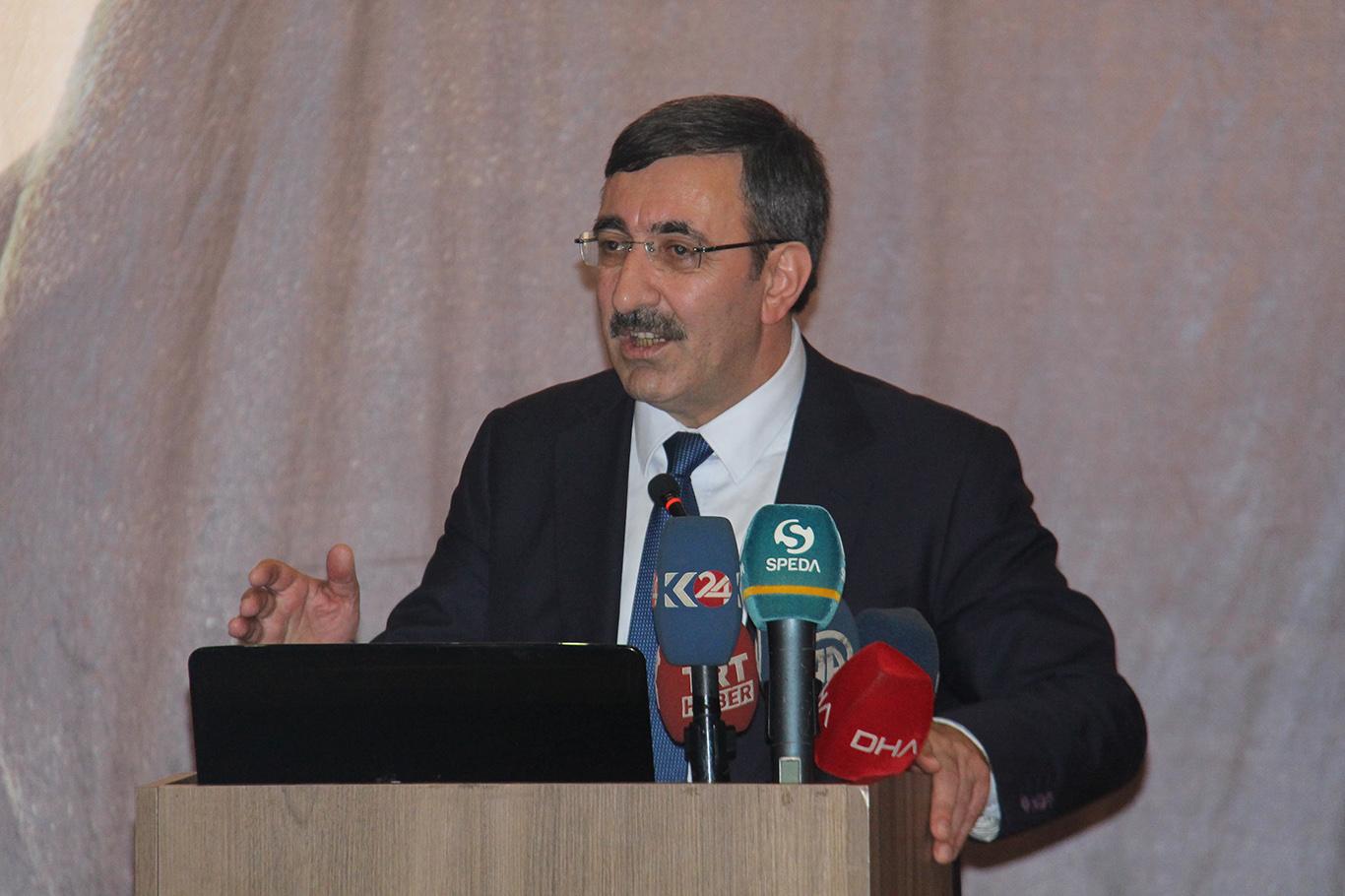 Diyarbakır'da siyaset akademisi kursu düzenlendi Diyarbakır'da siyaset akademisi kursu düzenlendi